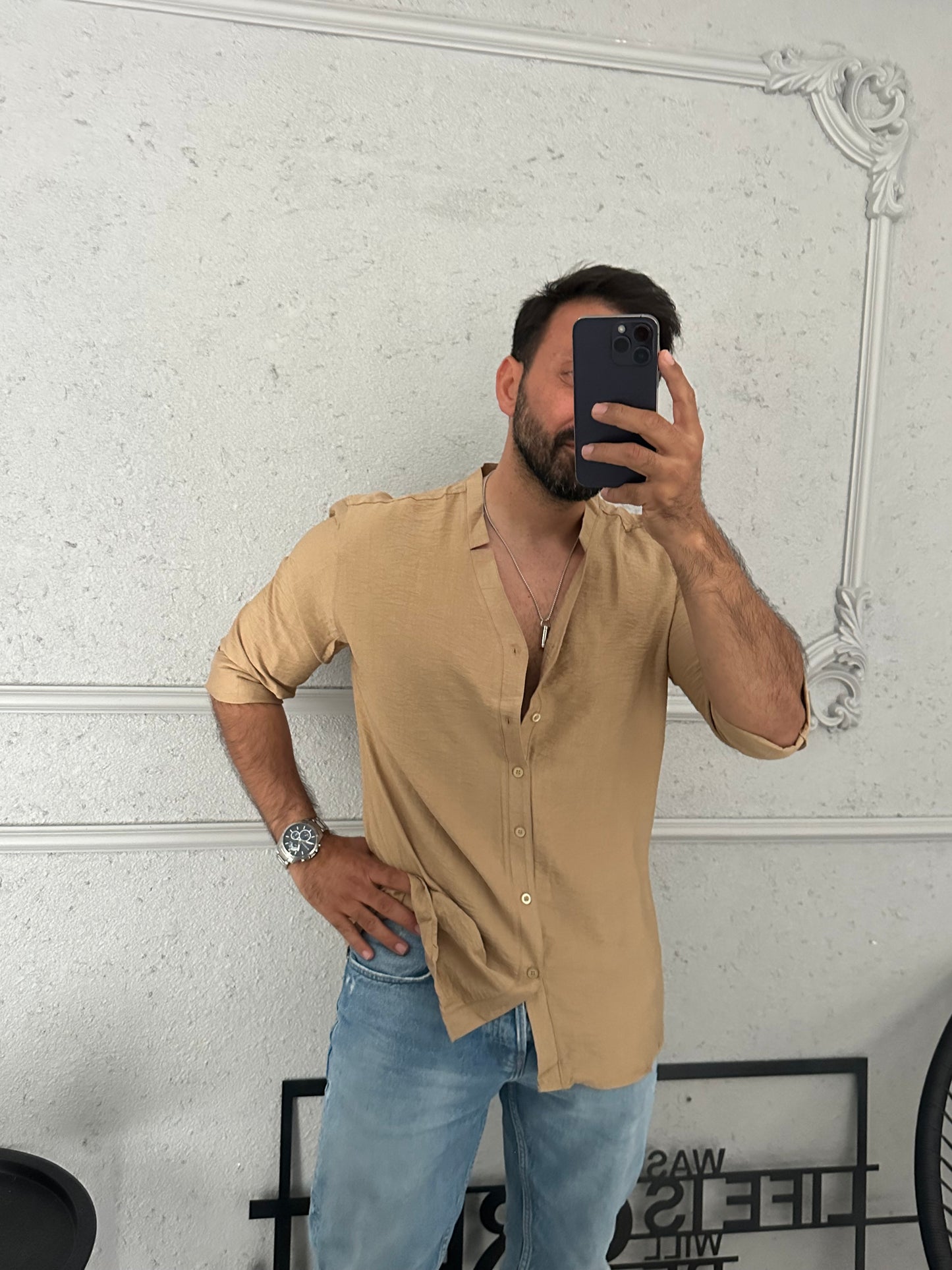 KESİK YAKA GÖMLEK